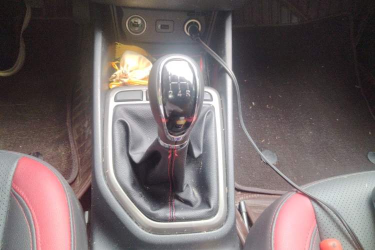 Used CHANGAN Eado 2016 1.6L Manual Junku Model Gear Lever
