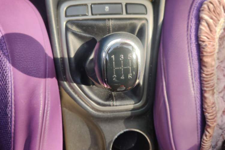 Used CHANGAN Eado 2016 1.6L Manual Fashion Edition Gear Lever