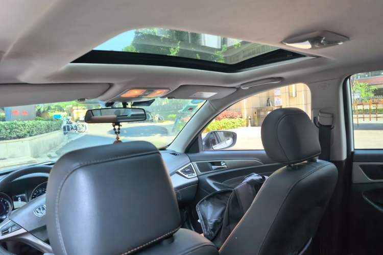 Used CHANGAN Eado 2016 1.6L GDI Automatic Jingling Model Headliner