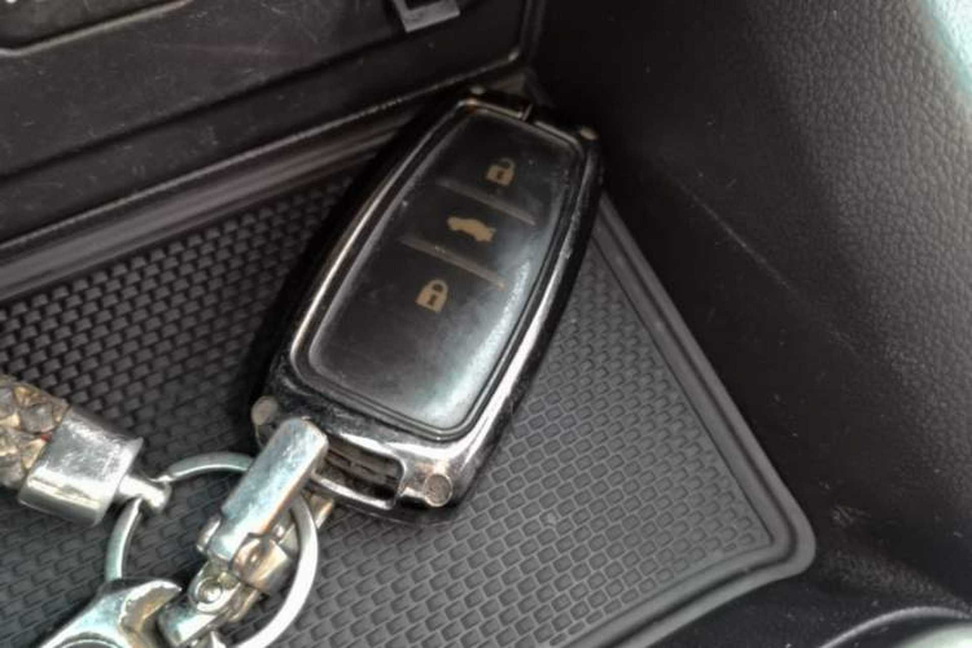 Used CHANGAN Eado 2016 1.6L GDI Manual JingShang Model Interior 1