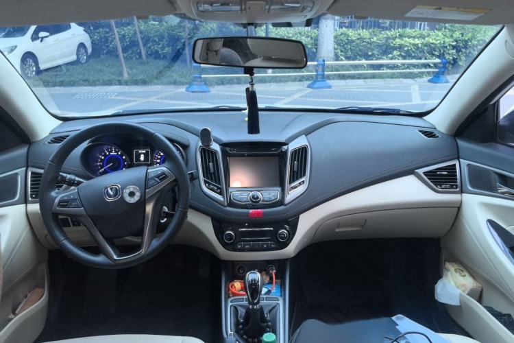 Used CHANGAN Eado 2016 1.6L Manual Fashion Edition Interior 2