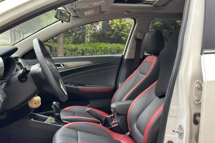 Used CHANGAN Eado 2016 1.6L Automatic Junku Model Interior 2