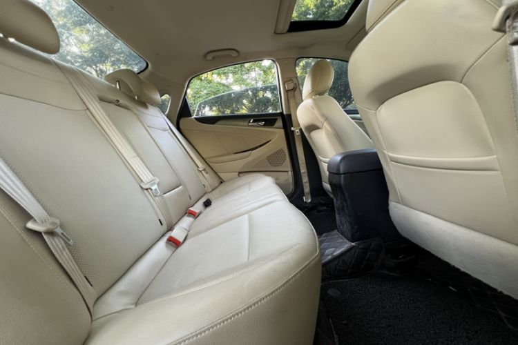 Used CHANGAN Eado 2016 1.6L Manual Fashion Edition Interior 2
