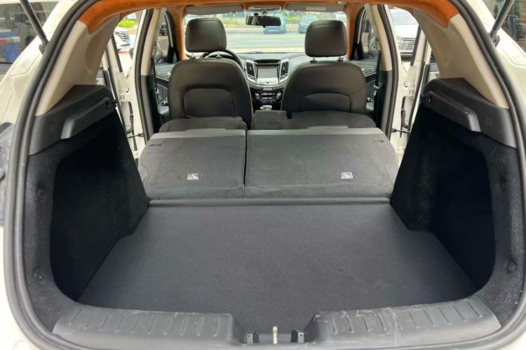 Used CHANGAN Eado 2016 1.6L Automatic Junku Model Interior 3