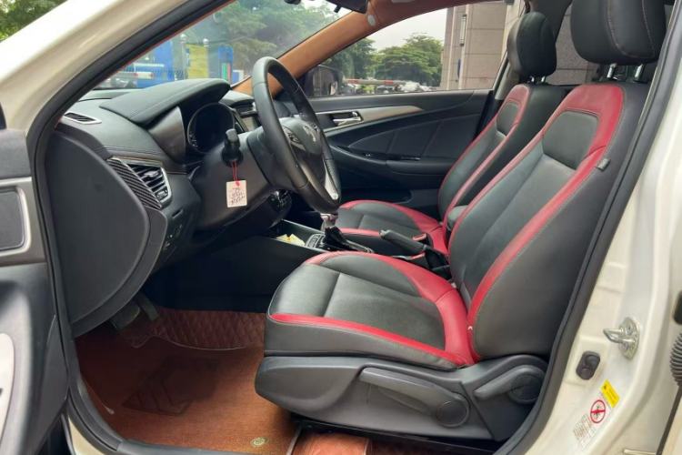Used CHANGAN Eado 2016 1.6L Automatic Junku Model Interior 4