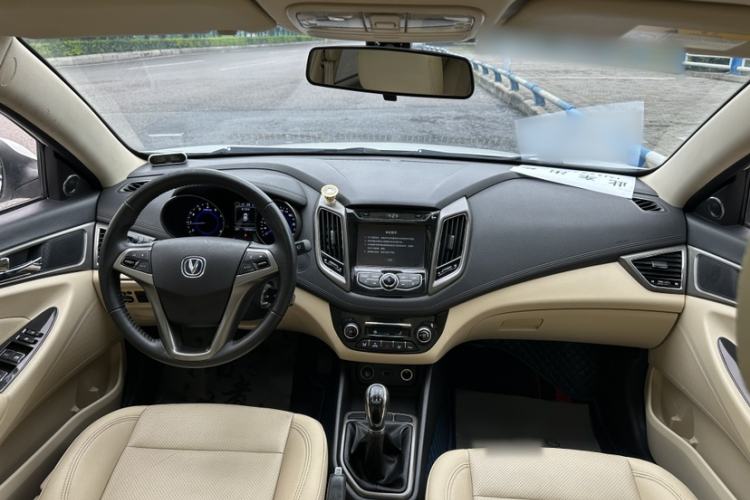 Used CHANGAN Eado 2016 1.6L Manual Fashion Edition Interior 8