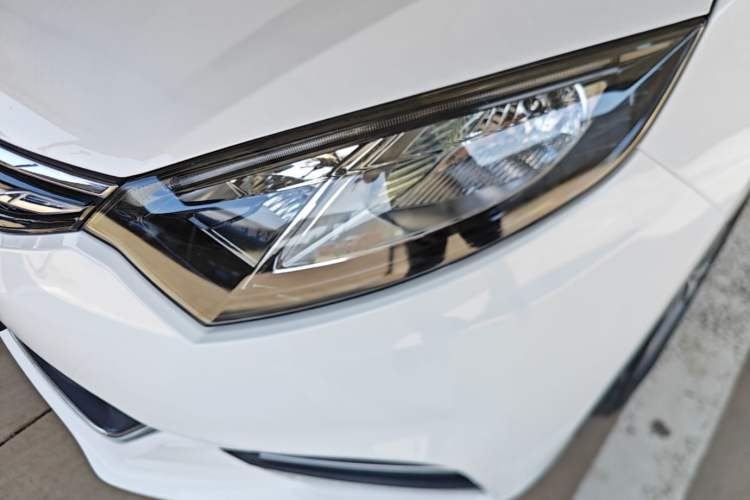 Used CHANGAN Eado 2016 1.6L GDI Automatic Cool Edition Left Front Headlight
