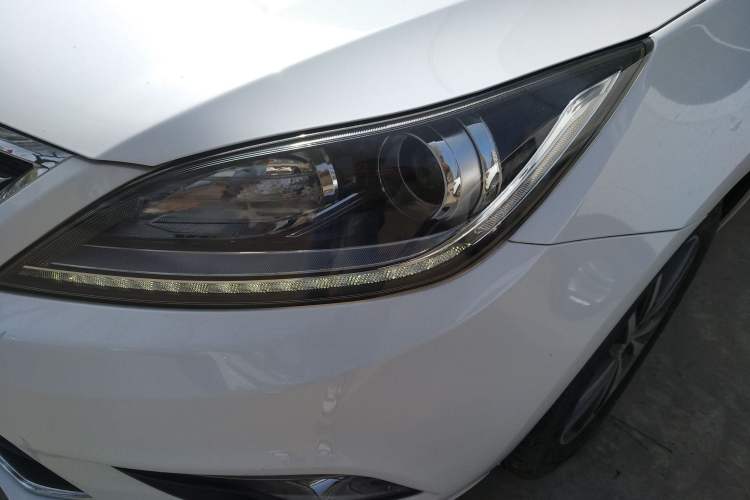 Used CHANGAN Eado 2016 1.6L Manual Fashion Edition Left Front Headlight