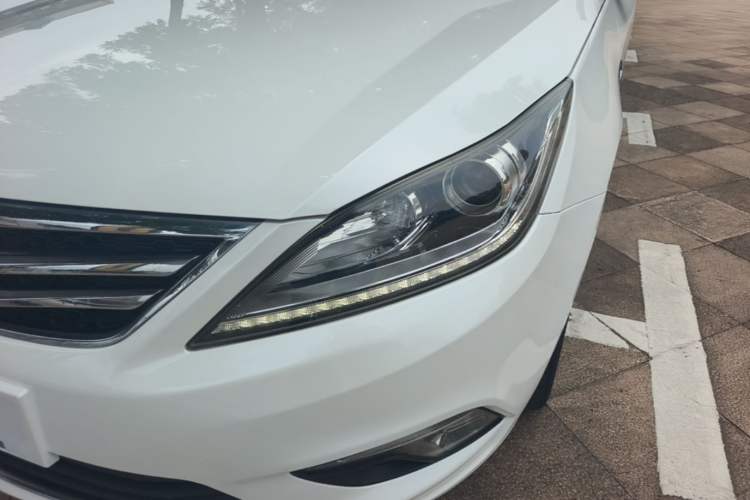 Used CHANGAN Eado 2016 1.6L Manual Fashion Edition Left Front Headlight