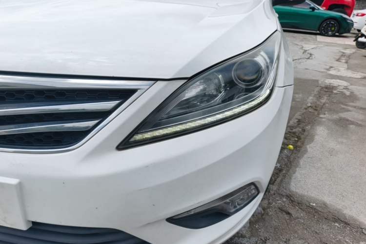 Used CHANGAN Eado 2016 1.6L Manual Fashion Edition Left Front Headlight