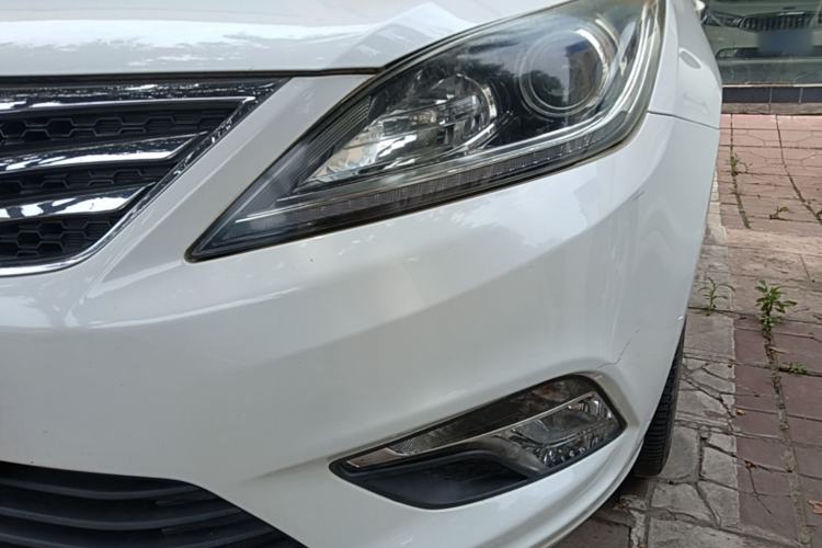 Used CHANGAN Eado 2016 1.6L Manual Fashion Edition Left Front Headlight