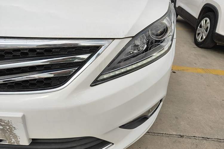 Used CHANGAN Eado 2016 1.6L Manual Fashion Edition Left Front Headlight