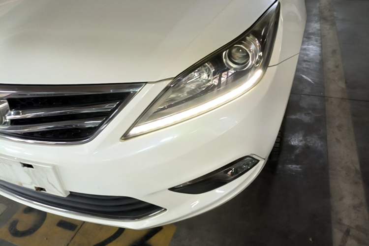 Used CHANGAN Eado 2016 1.6L Manual Fashion Edition Left Front Headlight