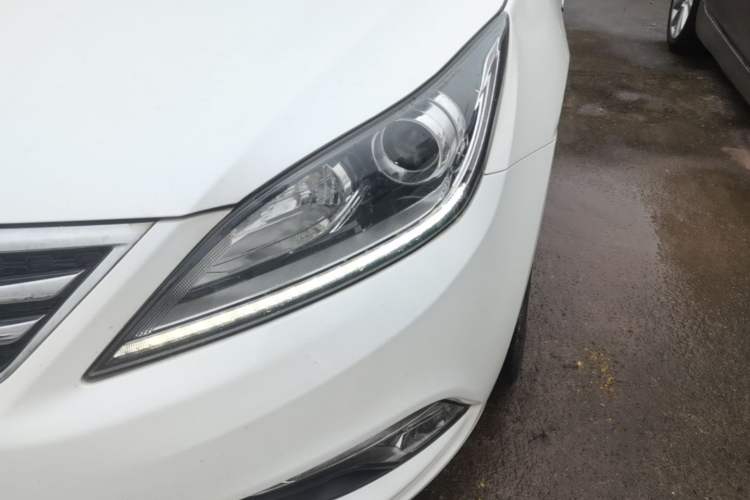 Used CHANGAN Eado 2016 1.6L Manual Fashion Edition Left Front Headlight