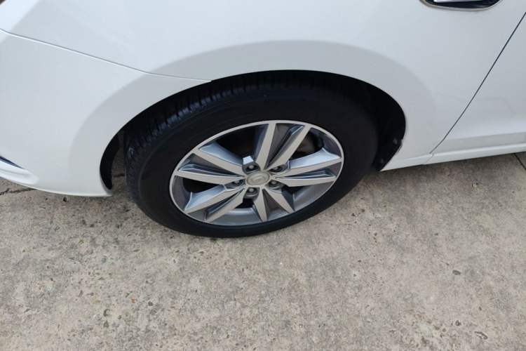 Used CHANGAN Eado 2016 1.6L Manual Fashion Edition Left Front Wheel Hub