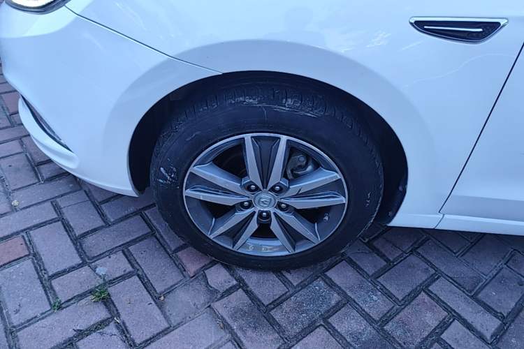 Used CHANGAN Eado 2016 1.6L Manual Fashion Edition Left Front Wheel Hub