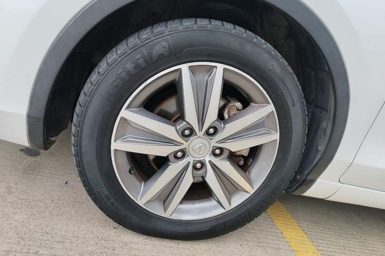 Used CHANGAN Eado 2016 1.6L Automatic Junku Model Left Front Wheel Hub