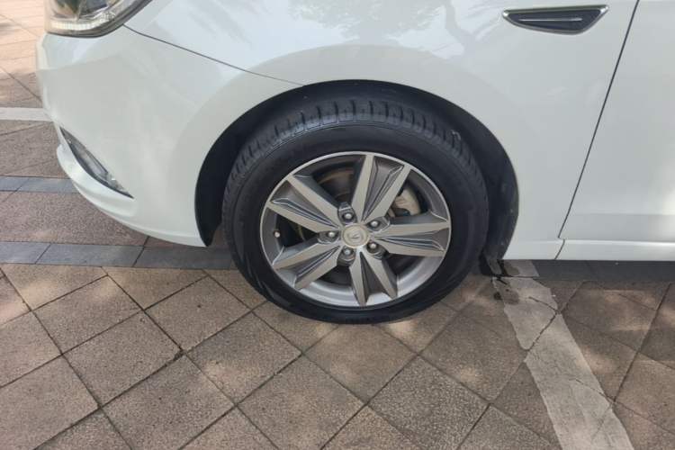 Used CHANGAN Eado 2016 1.6L Manual Fashion Edition Left Front Wheel Hub
