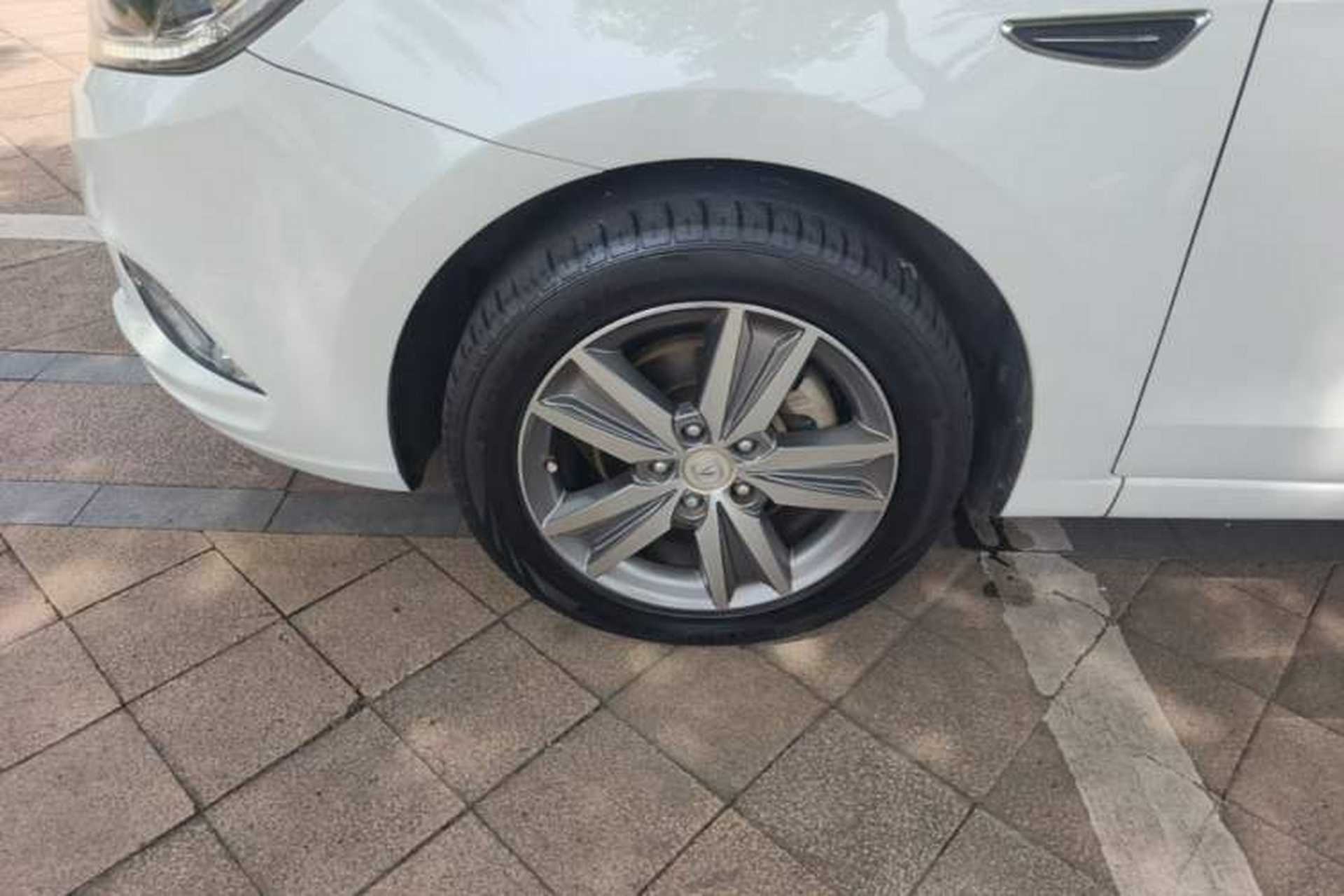 Used CHANGAN Eado 2016 1.6L Manual Fashion Edition Left Front Wheel Hub