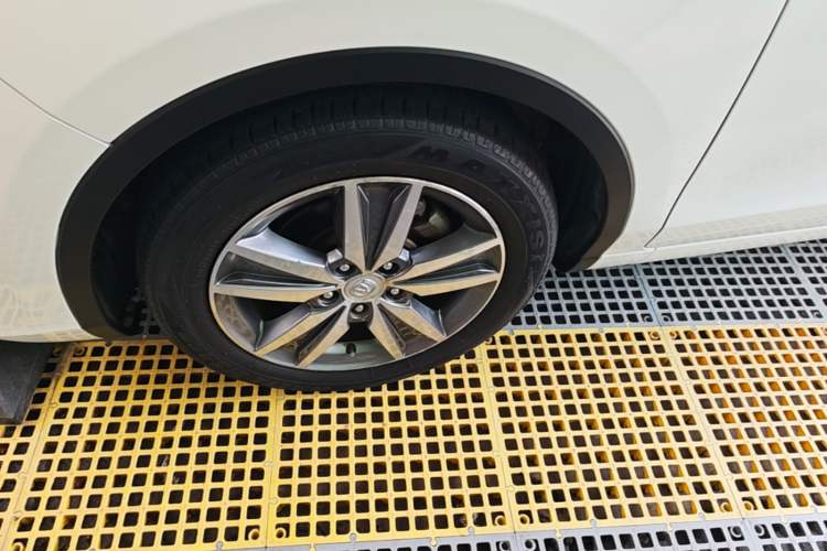 Used CHANGAN Eado 2016 1.6L Automatic Junku Model Left Front Wheel Hub