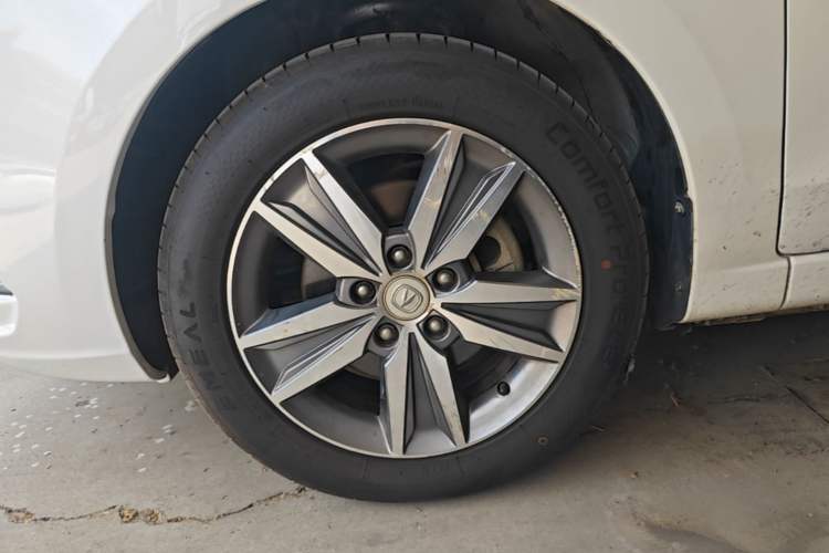Used CHANGAN Eado 2016 1.6L Manual Fashion Edition Left Front Wheel Hub