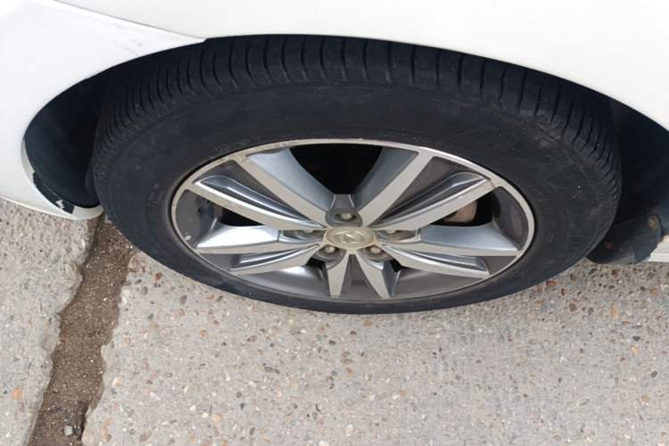 Used CHANGAN Eado 2016 1.6L Manual Fashion Edition Left Front Wheel Hub