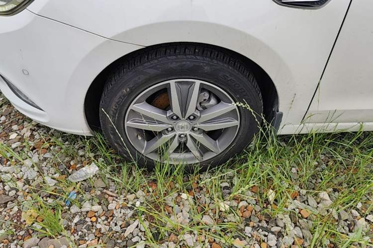 Used CHANGAN Eado 2016 1.6L GDI Automatic Jingling Model Left Front Wheel Hub
