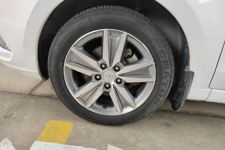 Used CHANGAN Eado 2016 1.6L Manual Fashion Edition Left Front Wheel Hub
