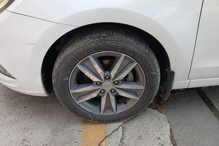 Used CHANGAN Eado 2016 1.6L Manual Fashion Edition Left Front Wheel Hub