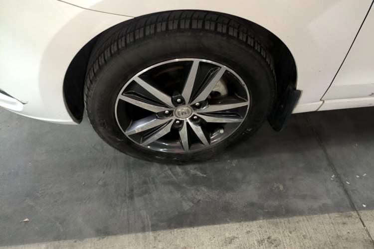 Used CHANGAN Eado 2016 1.6L Manual Fashion Edition Left Front Wheel Hub