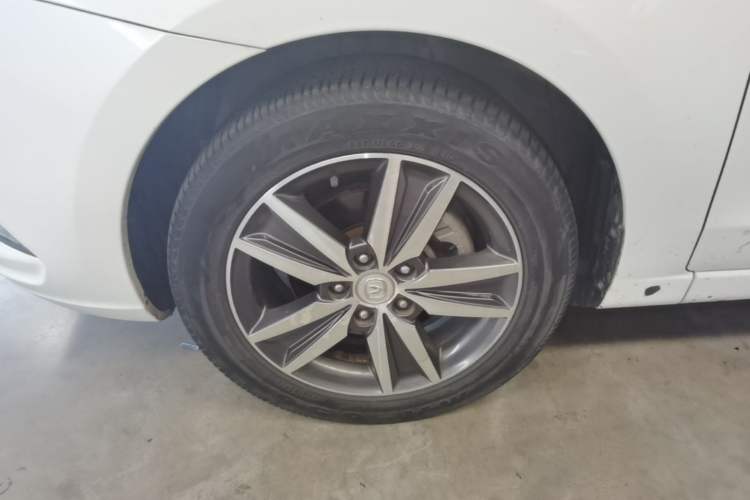 Used CHANGAN Eado 2016 1.6L Manual Fashion Edition Left Front Wheel Hub