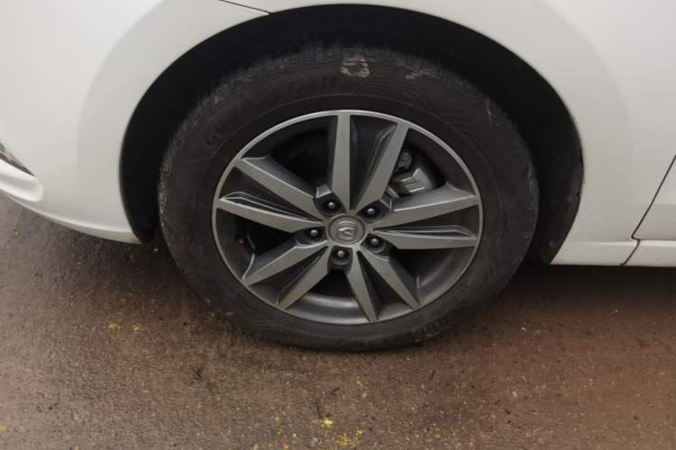 Used CHANGAN Eado 2016 1.6L Manual Fashion Edition Left Front Wheel Hub