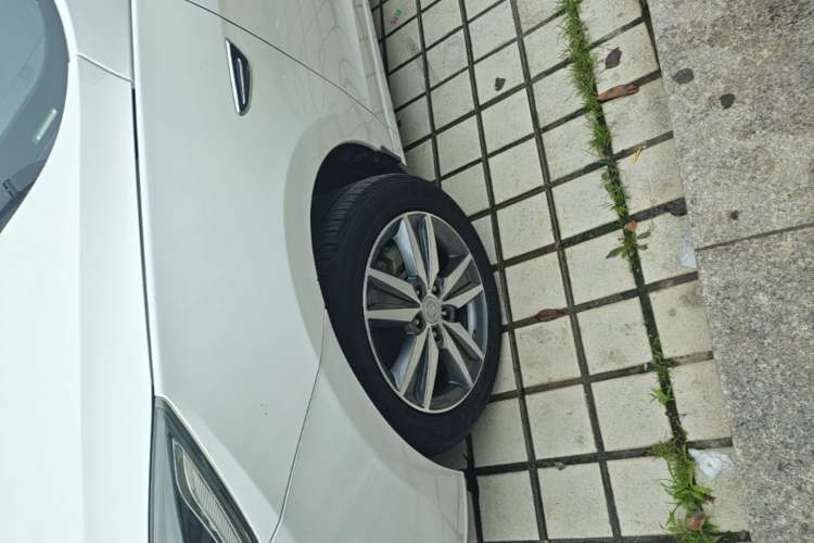 Used CHANGAN Eado 2016 1.6L Manual Fashion Edition Left Front Wheel Hub