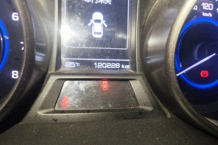 Used CHANGAN Eado 2016 1.6L Automatic Junku Model Odometer Close Up