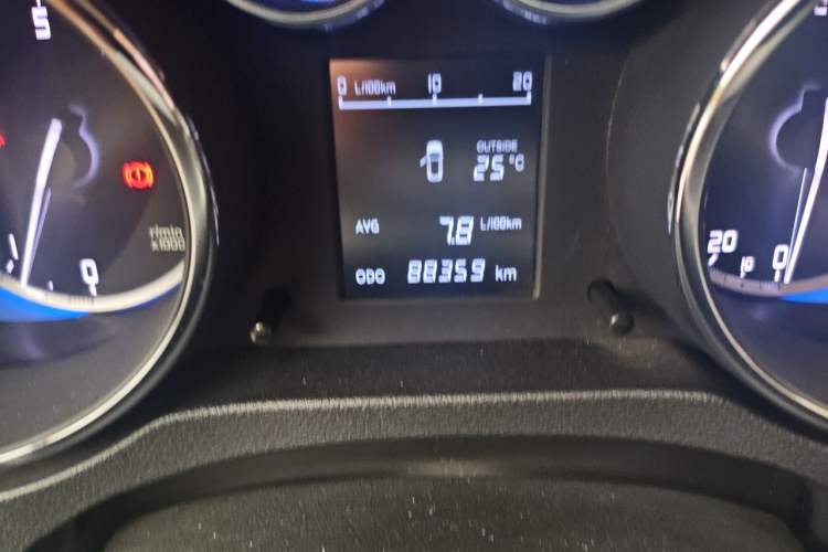 Used CHANGAN Eado 2016 1.6L Manual CarHome Custom Edition China IV Standard Odometer Close Up