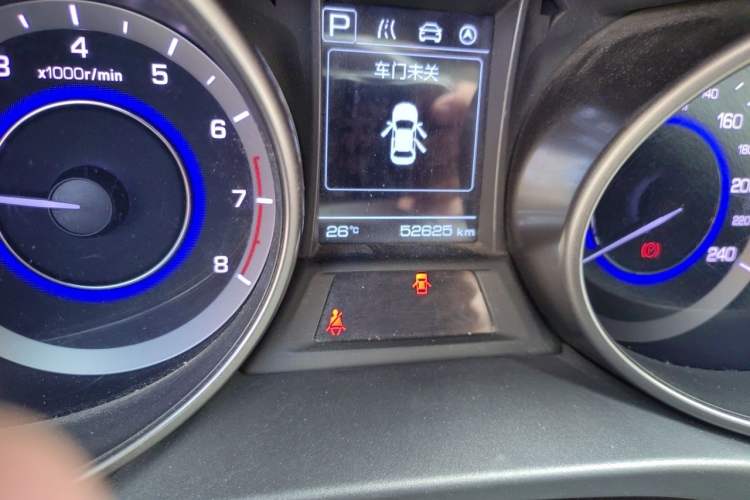 Used CHANGAN Eado 2016 1.6L Automatic Junku Model Odometer Close Up