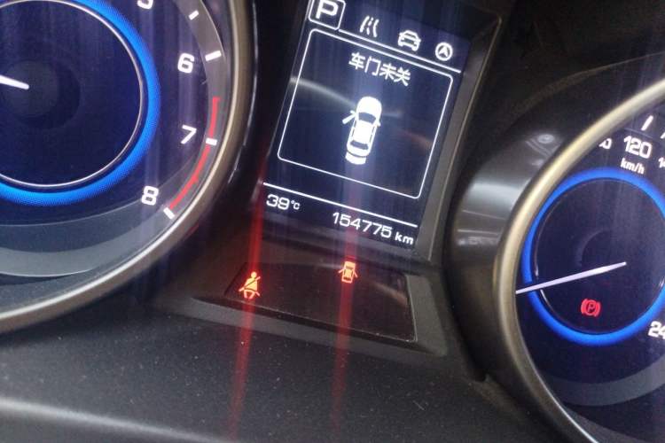 Used CHANGAN Eado 2016 1.6L Automatic Junku Model Odometer Close Up