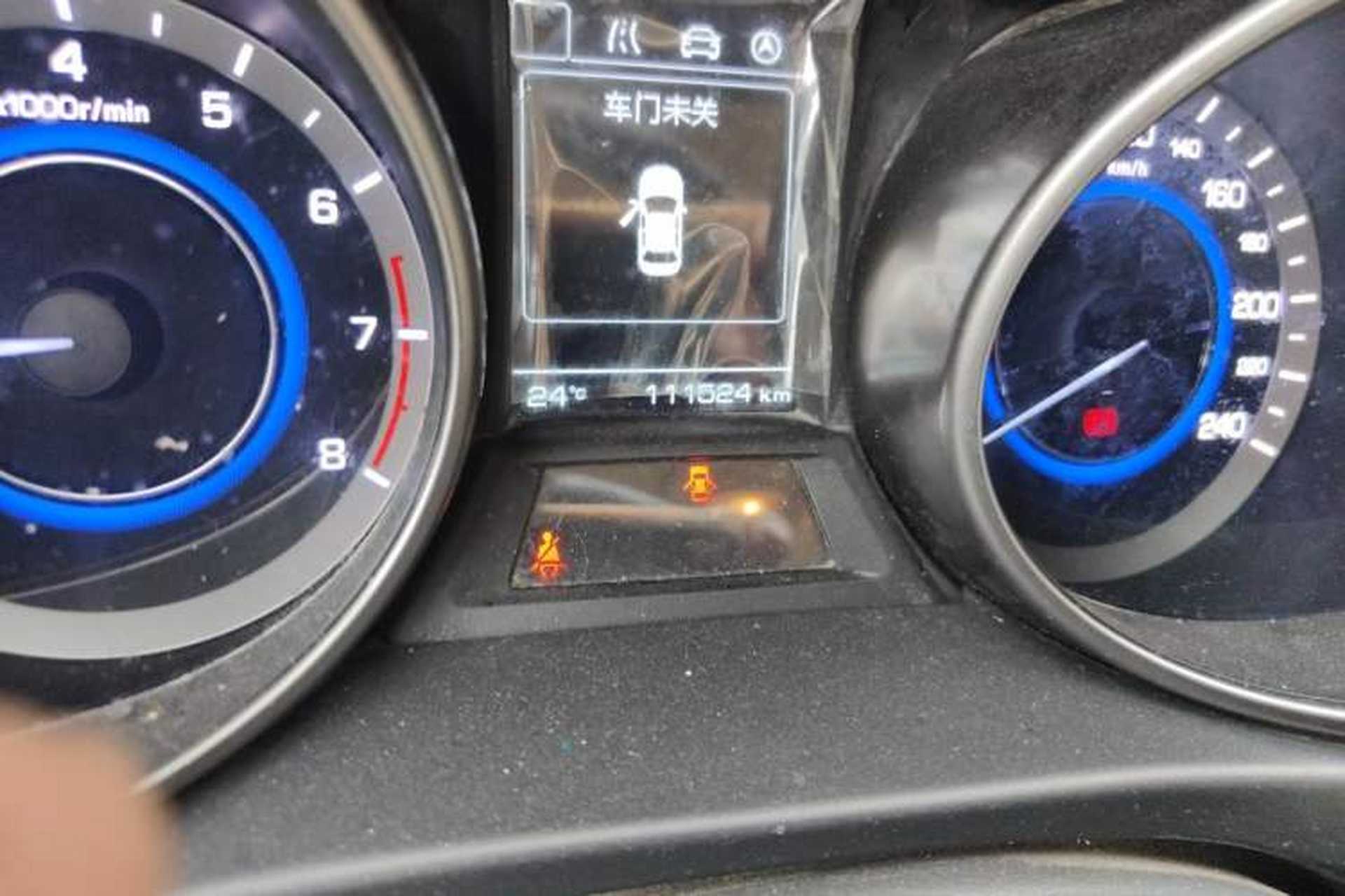 Used CHANGAN Eado 2016 1.6L Manual Fashion Edition Odometer Close Up