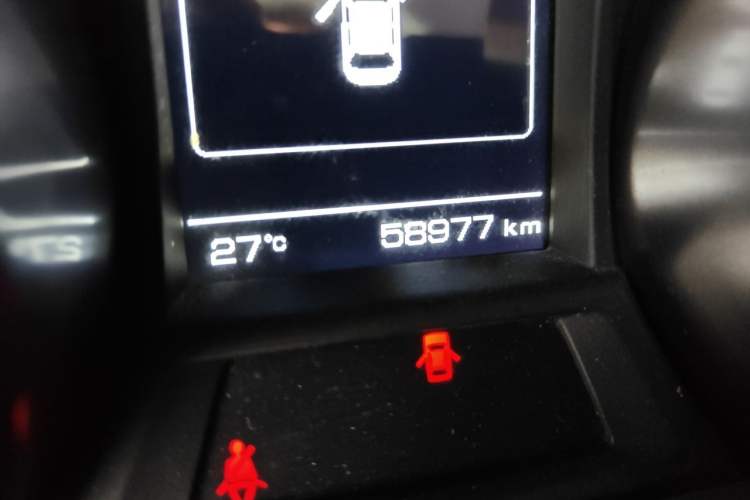 Used CHANGAN Eado 2016 1.6L Manual Fashion Edition Odometer Close Up