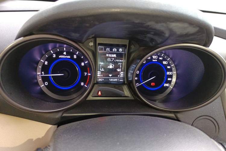 Used CHANGAN Eado 2016 1.6L Manual Fashion Edition Odometer Close Up