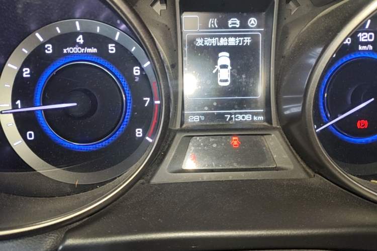Used CHANGAN Eado 2016 1.6L Manual Fashion Edition Odometer Close Up