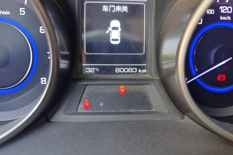 Used CHANGAN Eado 2016 1.6L Manual Junku Model Odometer Close Up