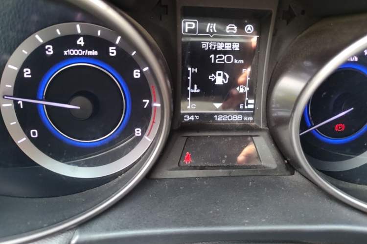 Used CHANGAN Eado 2016 1.6L Automatic Junku Model Odometer Close Up