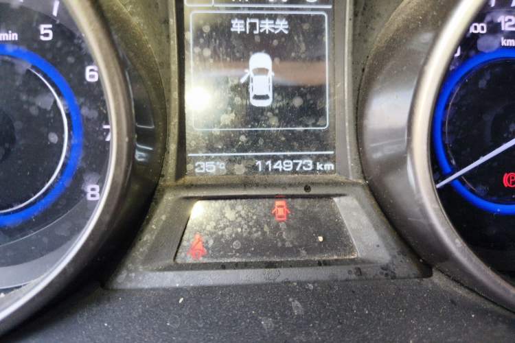 Used CHANGAN Eado 2016 1.6L Manual Fashion Edition Odometer Close Up