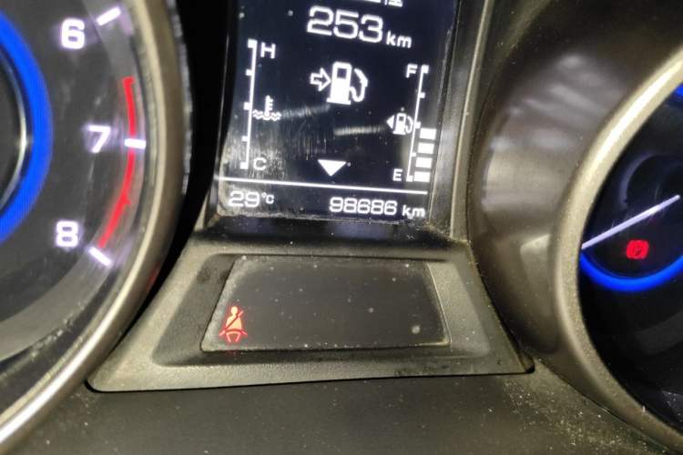Used CHANGAN Eado 2016 1.6L Automatic Trend Model Odometer Close Up