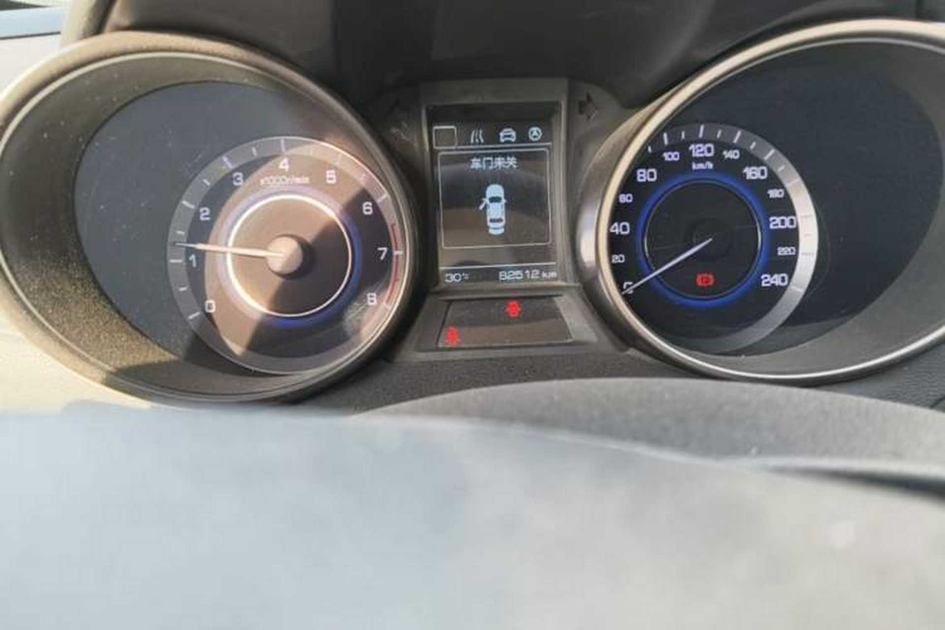 Used CHANGAN Eado 2016 1.6L Manual Fashion Edition Odometer Close Up