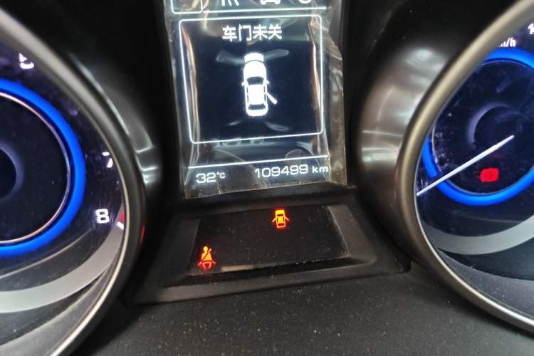Used CHANGAN Eado 2016 1.6L Manual Fashion Edition Odometer Close Up