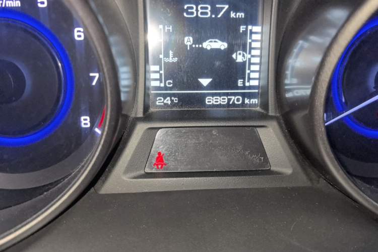 Used CHANGAN Eado 2016 1.6L Manual Fashion Edition Odometer Close Up