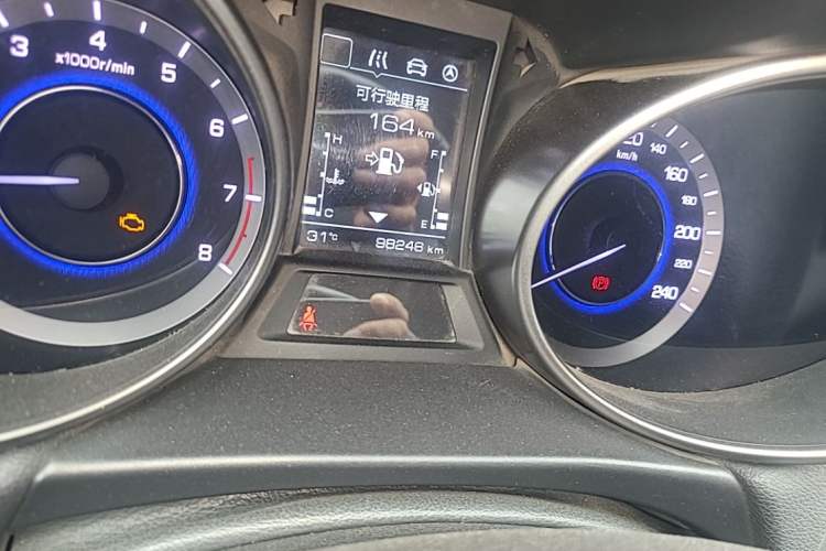 Used CHANGAN Eado 2016 1.6L Manual Fashion Edition Odometer Close Up