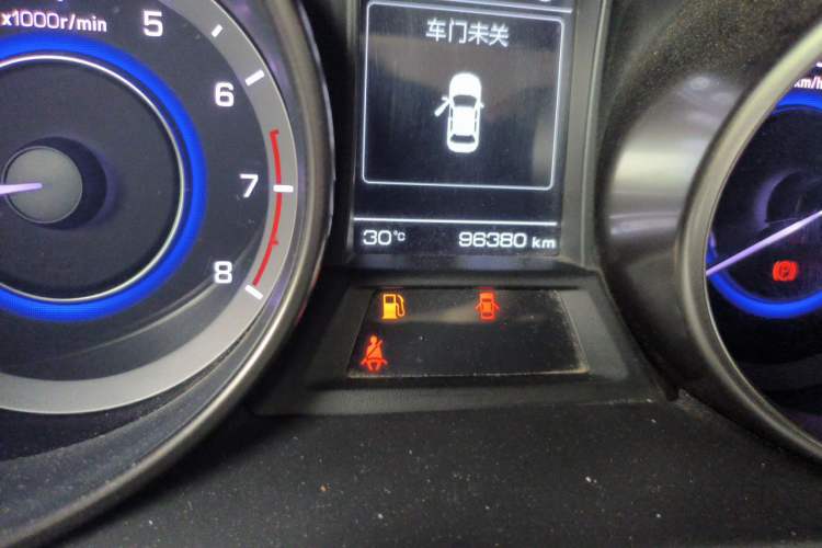 Used CHANGAN Eado 2016 1.6L Manual Junku Model Odometer Close Up